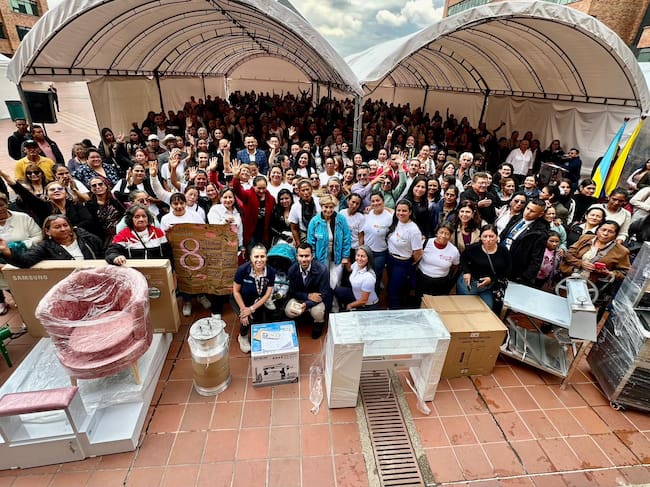 500 mujeres recibieron insumos y capital semilla para fortalecer ideas de negocio en Cundinamarca