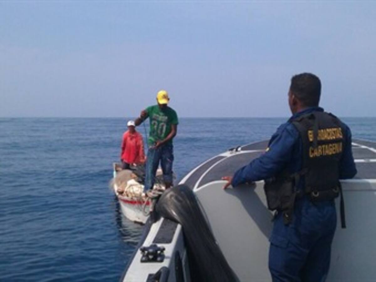 ​Guardacostas de Cartagena rescataron dos pescadores a la deriva