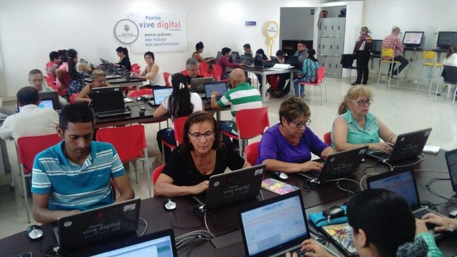 Esto, como consecuencia del pleito entre el Ministerio de Tecnologías y Fonade, que llevó al no giro de recursos para continuar con la normal operación de estos puntos Vive Digital. Foto: Ministerio de las TIC