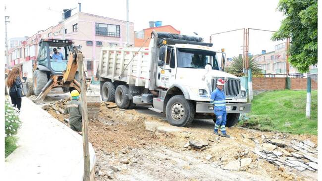 Inician obras viales en Tunja.