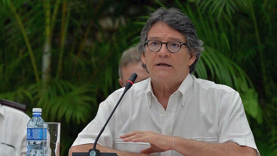 Gustavo Bell expresó en rueda de prensa su frustración por no haber logrado un cese al fuego bilateral con esta guerrilla. Foto: Getty Images