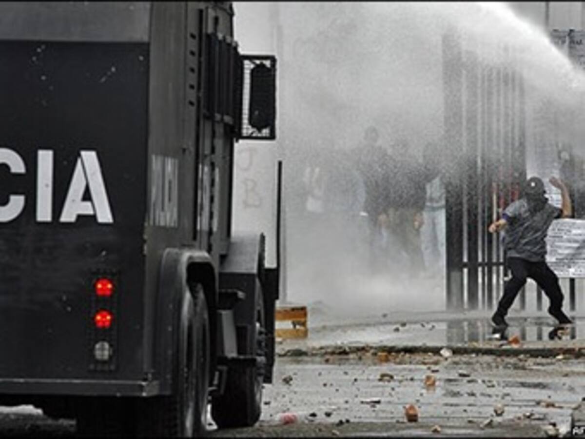 Repuesteros del siete de agosto protestan por ampliación de pico y placa