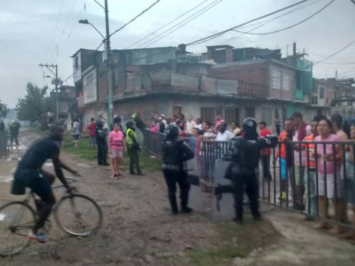7 heridos a bala durante desalojo en Puerto Nuevo