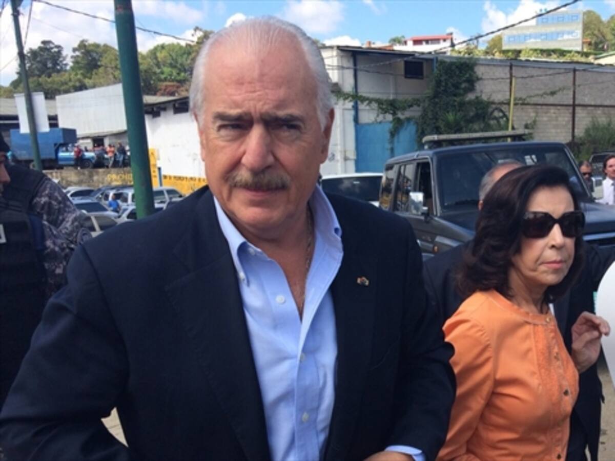 Andrés Pastrana nuevo presidente de la Organización Internacional Demócrata