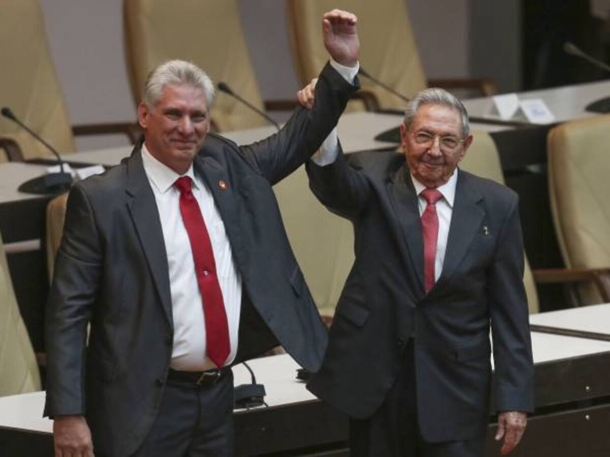 OEA lamenta la "transición ilegítima" en la "dictadura" de Cuba