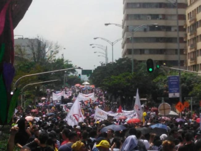 Estudiantes, profesores y trabajadores marcharon en Medellín