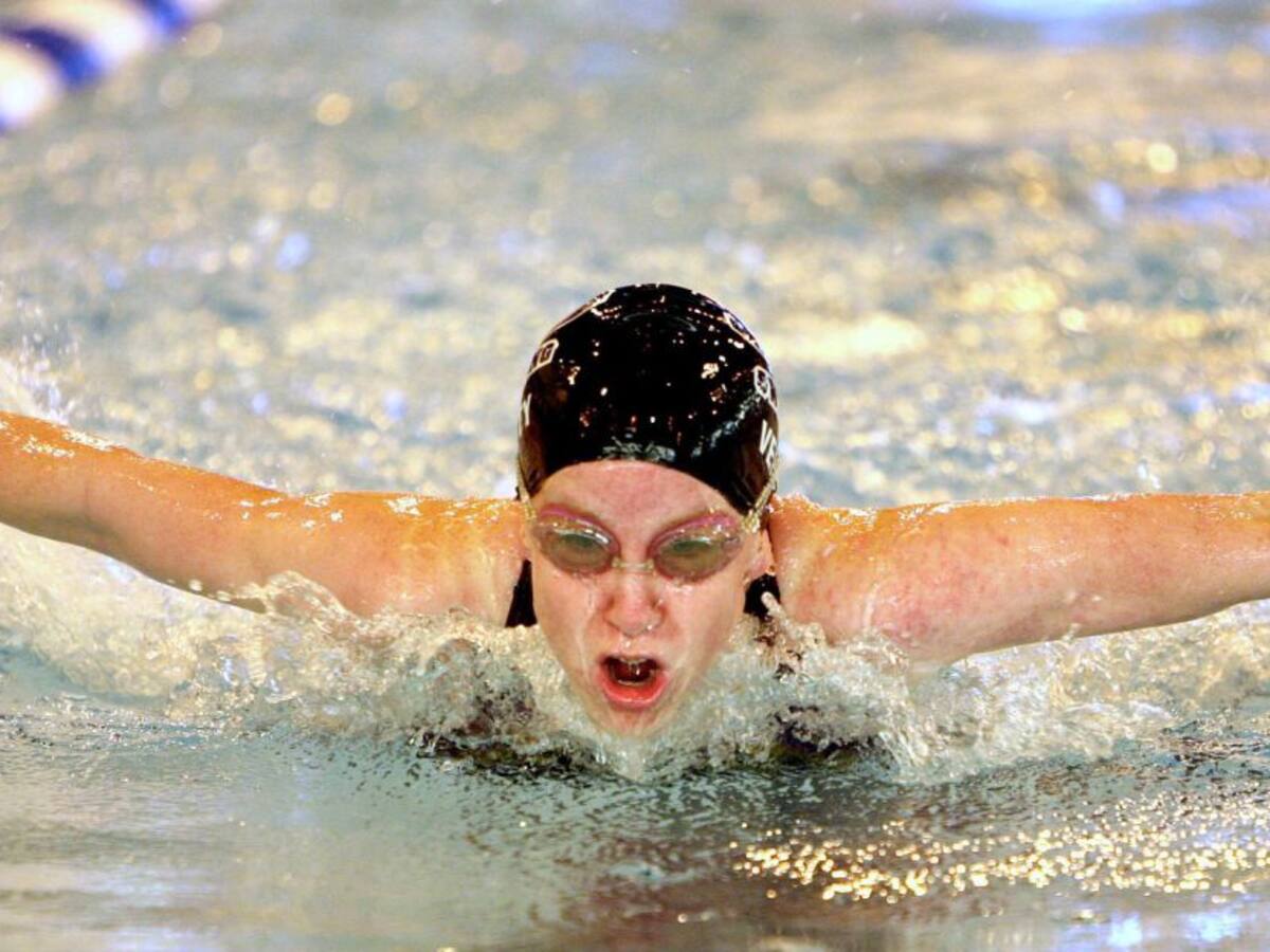 Nadadoras olímpicas colombianas impulsan rutina que puede salvar vidas