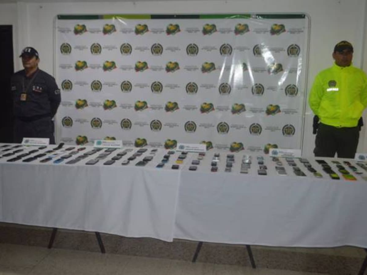 Incautan celulares robados en establecimientos comerciales de Neiva