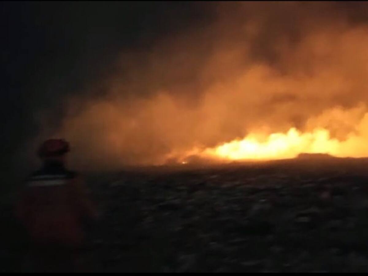 Llamas de 3 metros en incendio en basurero en Soledad