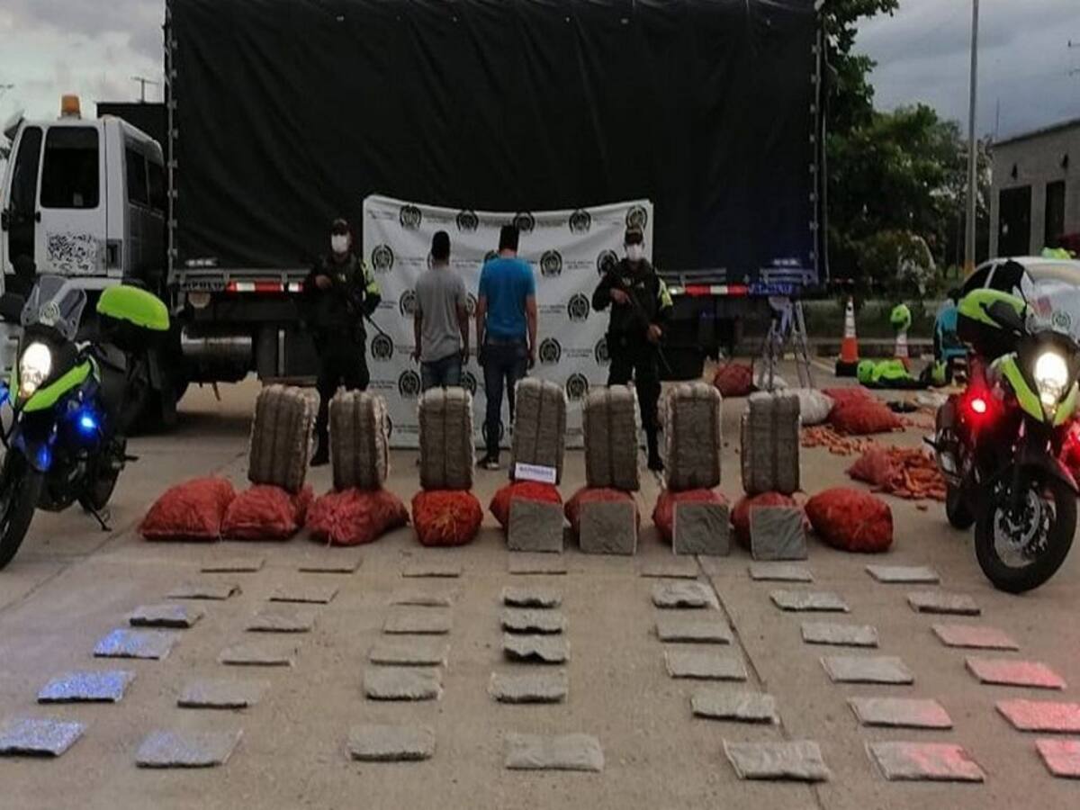 En Córdoba hallan más de 100 kilos de marihuana entre bultos de zanahoria