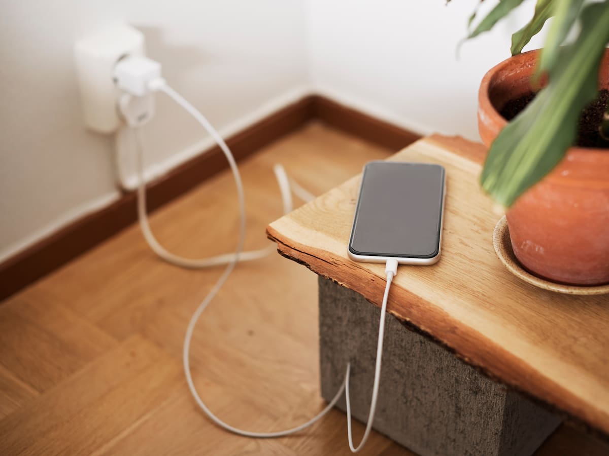 ¿Lo sabía? Hay un orden correcto para conectar el celular y el cargador: cuál es y por qué