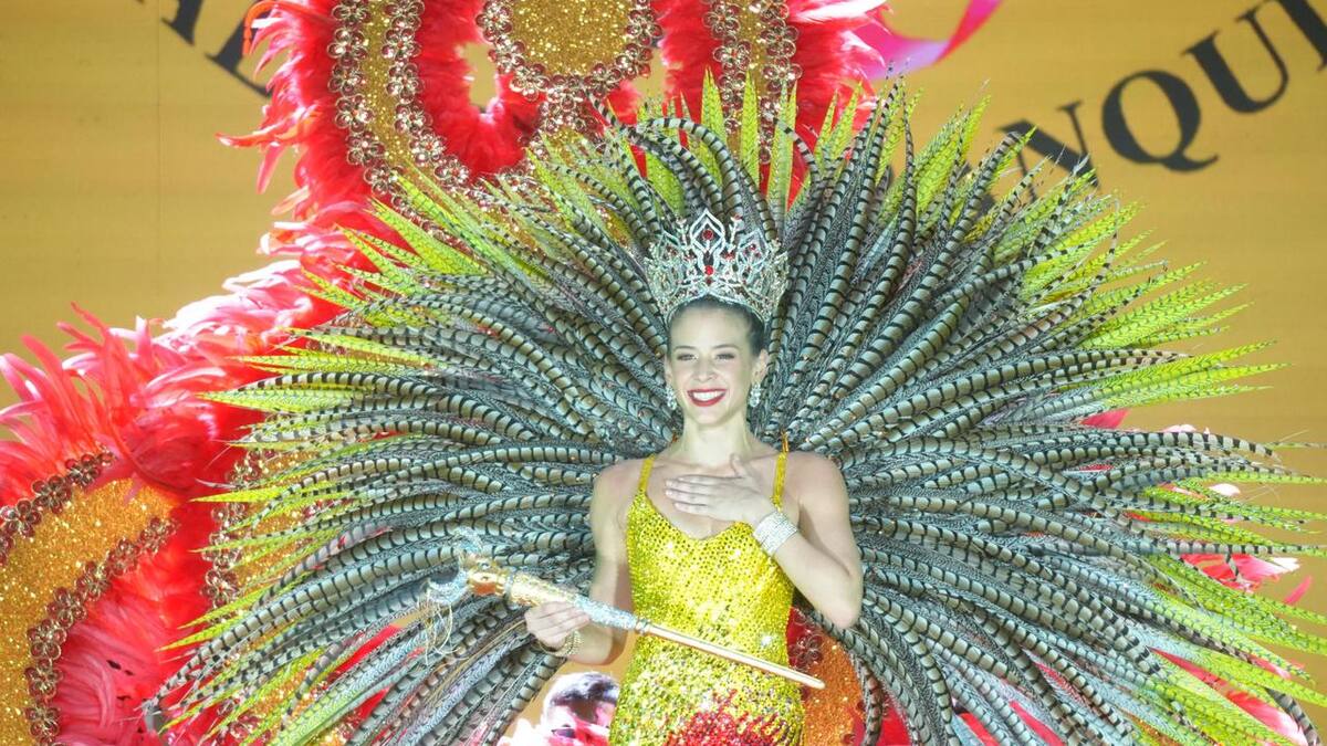 Con una "Sinfonía del Carnaval', Tatiana Fernández de Castro es coronada como soberana