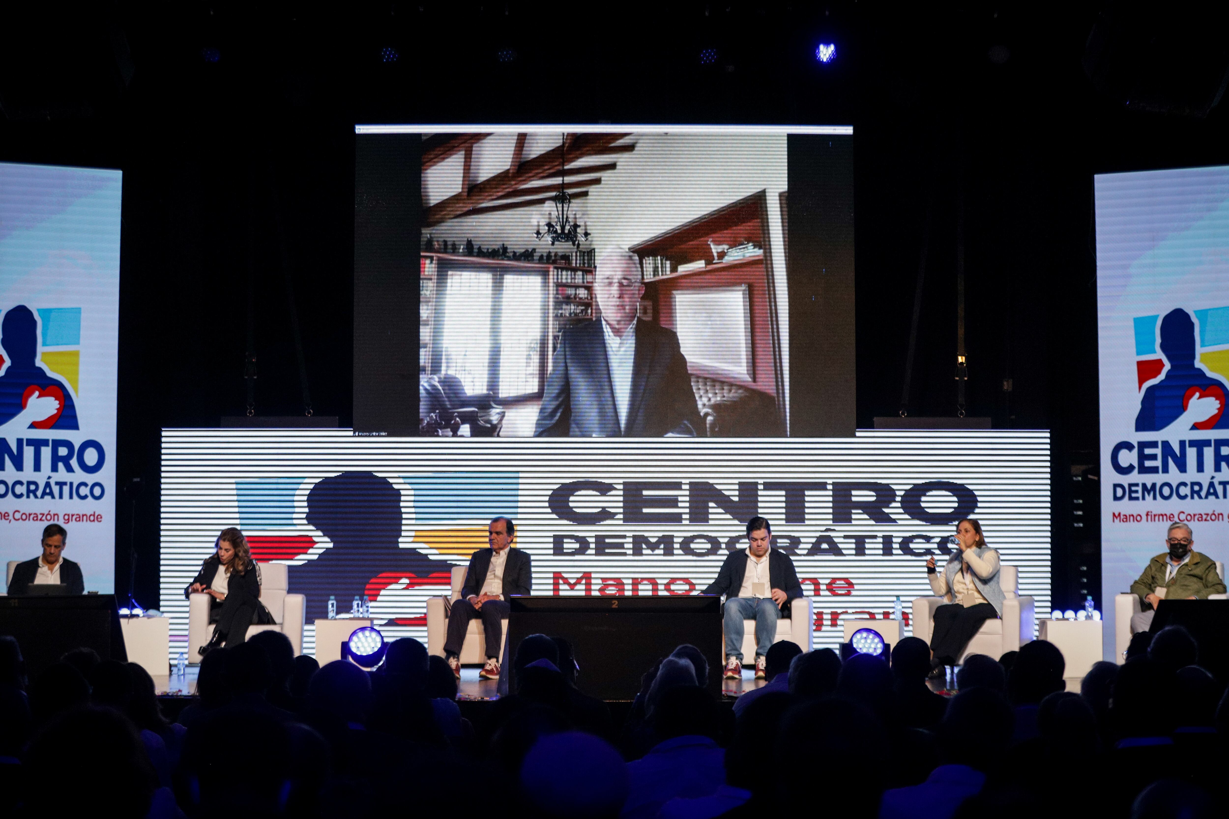 El expresidente Álvaro Uribe da puntadas sobre el rol que tendrá el Centro Democrático en las próximas elecciones regionales (Colprensa)