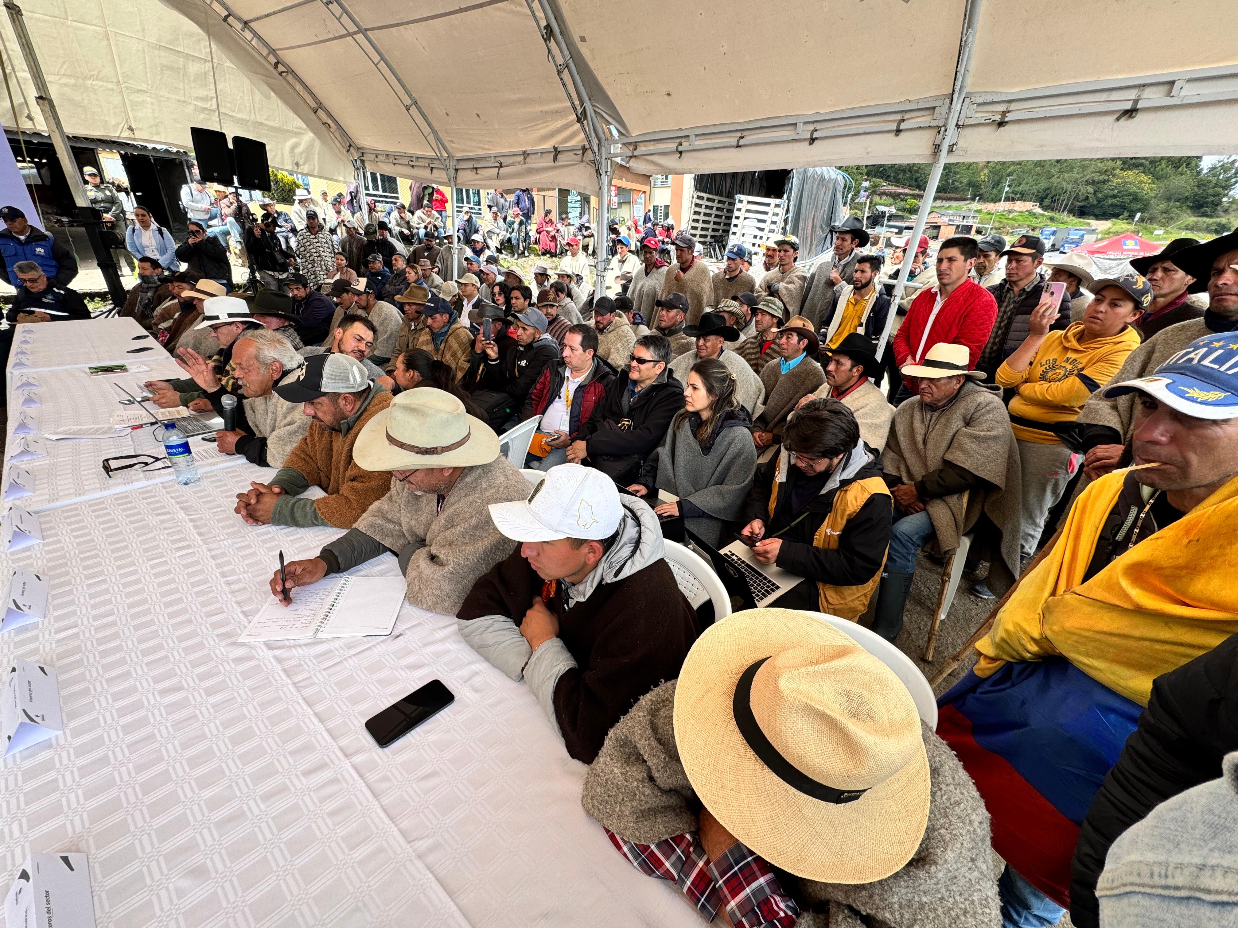 Los campesinos parameros exigen que se les permita desarrollar sus actividades en la frontera agrícola. Foto | Caracol Radio