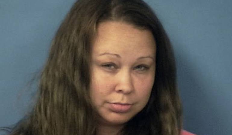 La policía del condado Nye en Nevada facilitó esta fotografía sin fecha de Trisha Meyer, que fue arrestada después de que agentes encontraran a tres tigres en el patio trasero de la casa de ella en Pahrump, Nevada