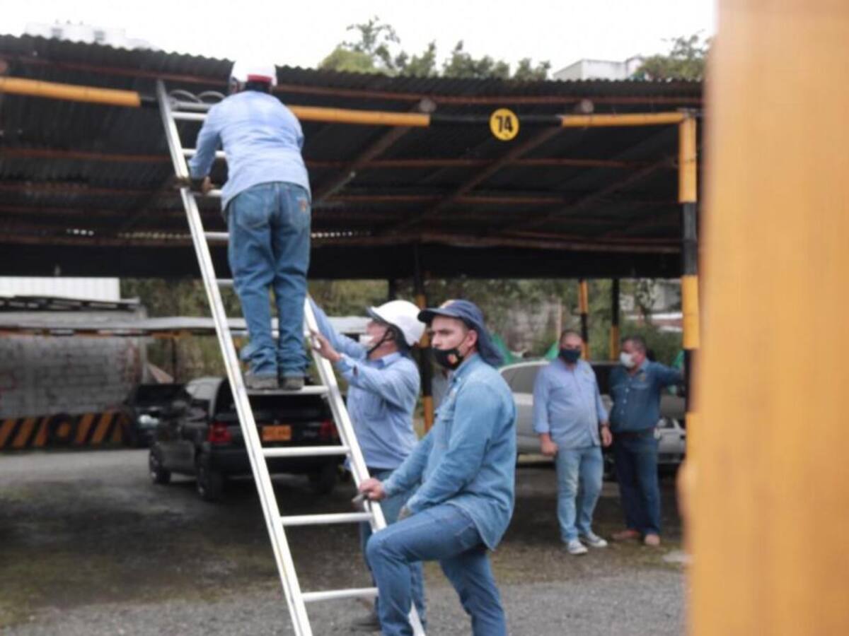 Recuperan lote invadido en Pereira donde funcionaba parqueadero