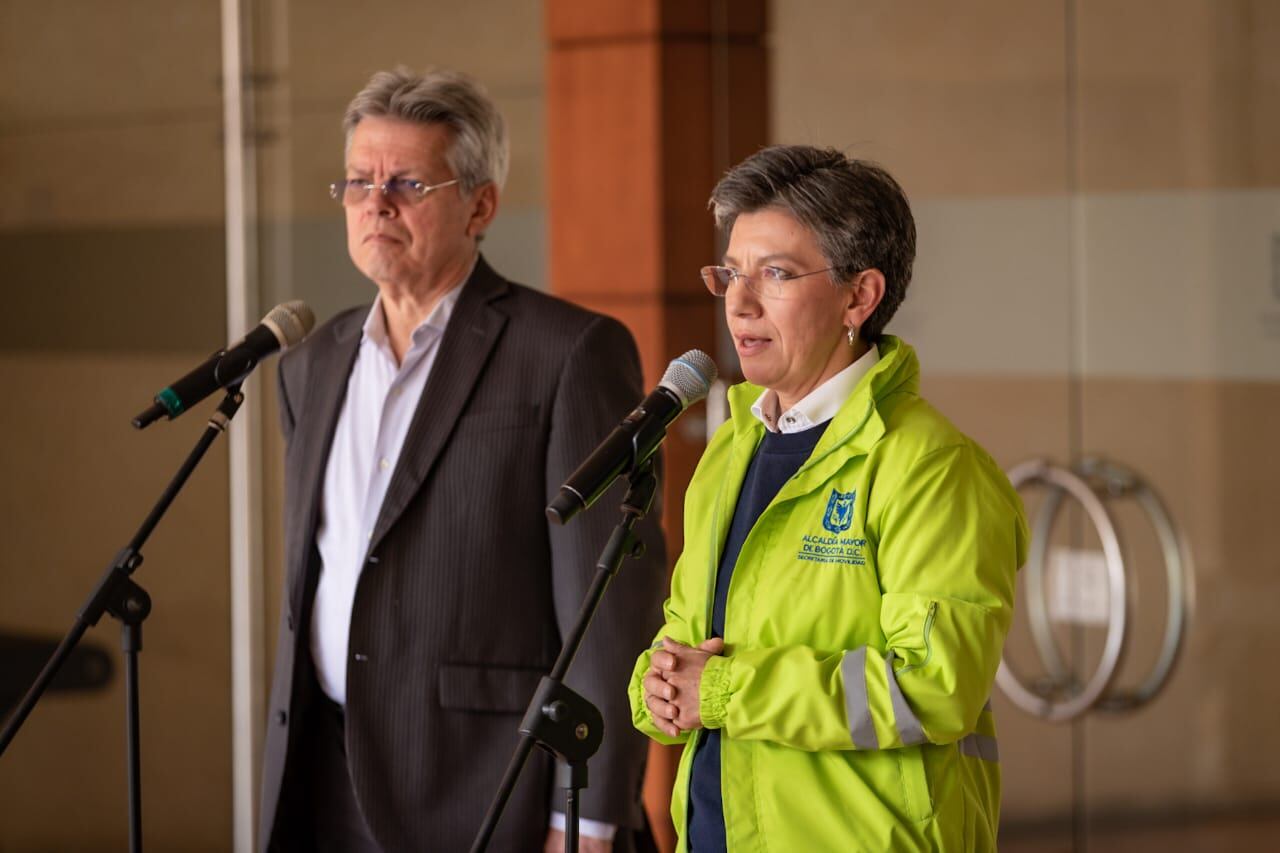 Leonidas Narváez, Gerente de la Empresa Metro y la Alcaldesa Claudia López; el día que anunciaron el plazo máximo para la entrega de los diseños de detalle.