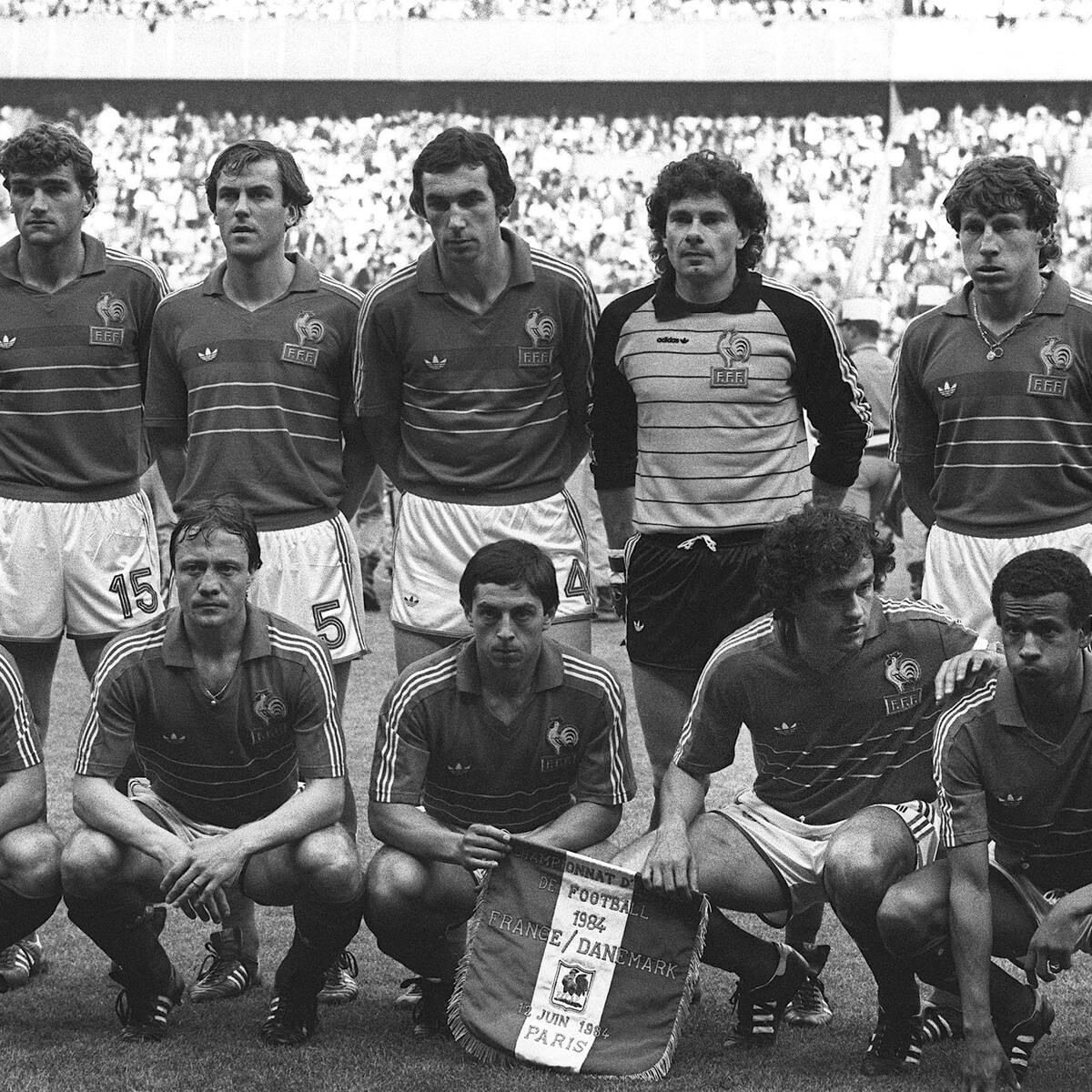 Falleció referente del fútbol francés: este fue el histórico récord que dejó en mundiales