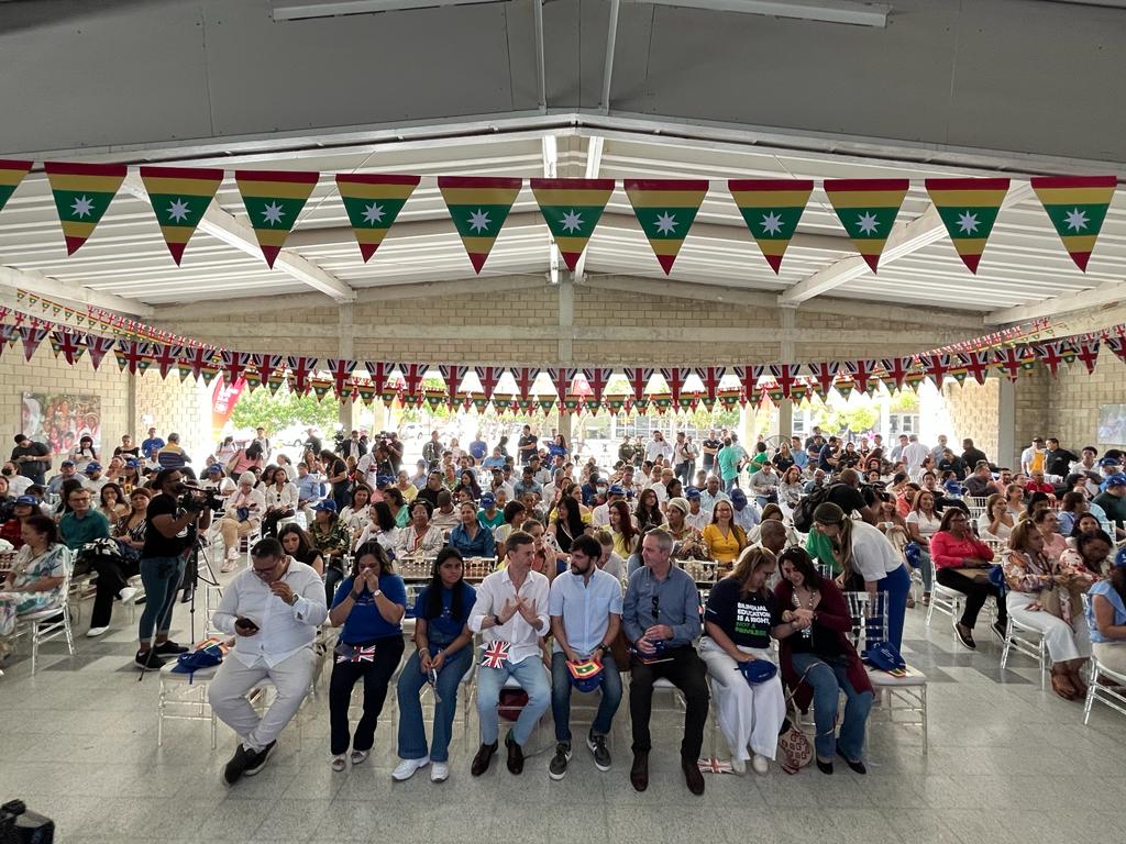 Inicio del plan "Bilinguismo" en Barranquilla./ Foto: Twitter alcalde Jaime Pumarejo