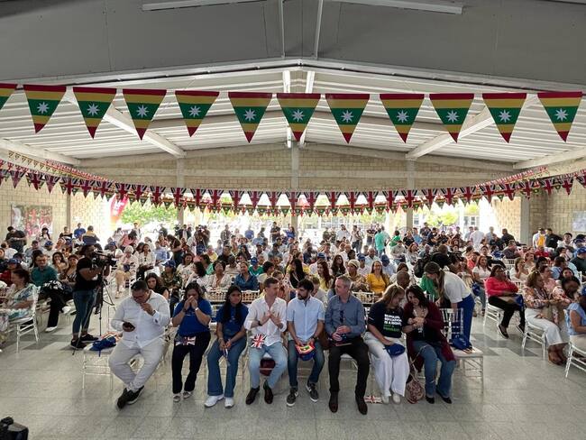 Inicio del plan "Bilinguismo" en Barranquilla./ Foto: Twitter alcalde Jaime Pumarejo