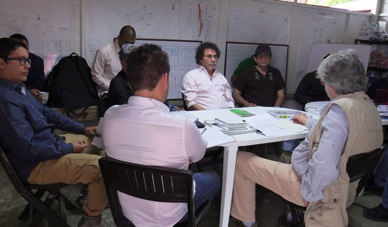 "Esfuerzo conjunto de sustitución de cultivos de uso ilícito empieza a caminar. Primer encuentro en terreno", señala alias Pastor Alape.