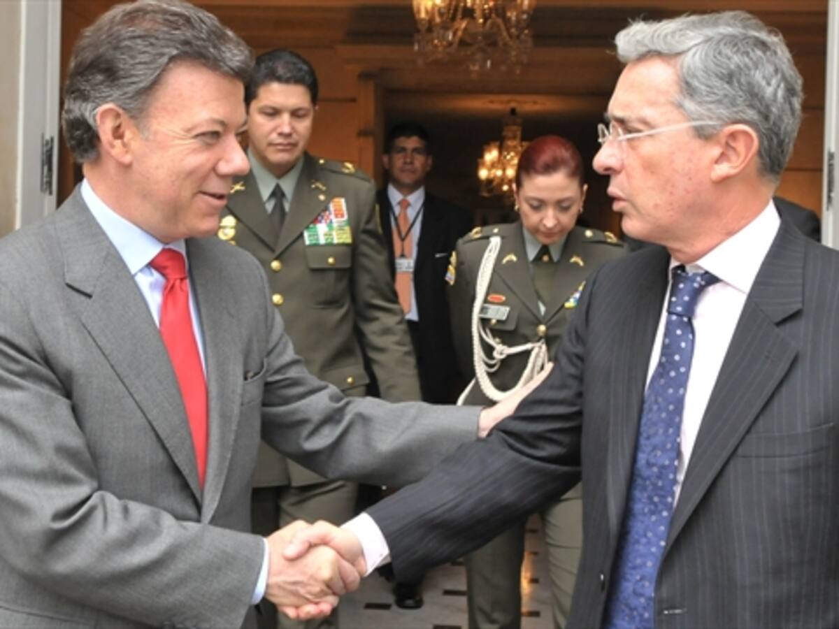Entre Santos y Uribe no se necesitan mediadores: políticos