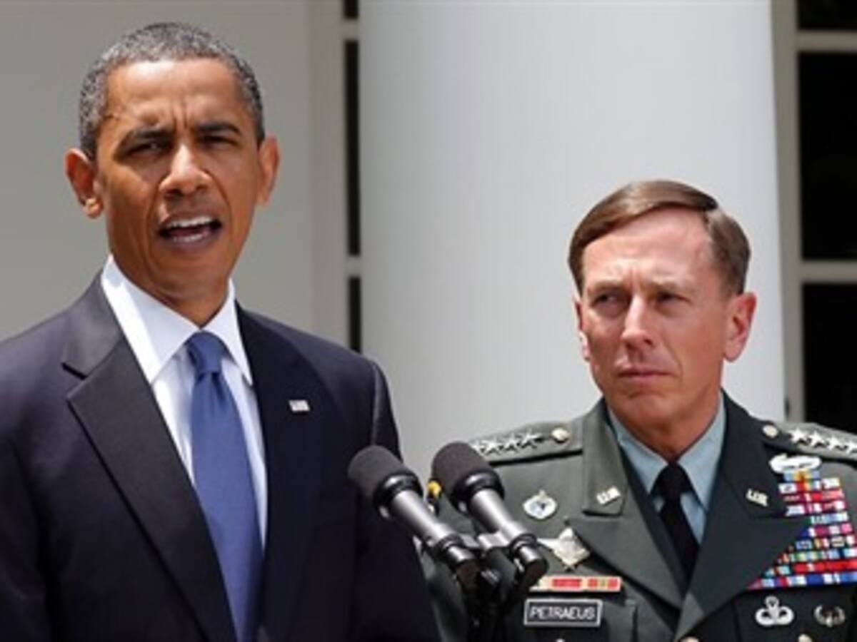 Obama niega que seguridad de EEUU haya estado comprometida por caso Petraeus