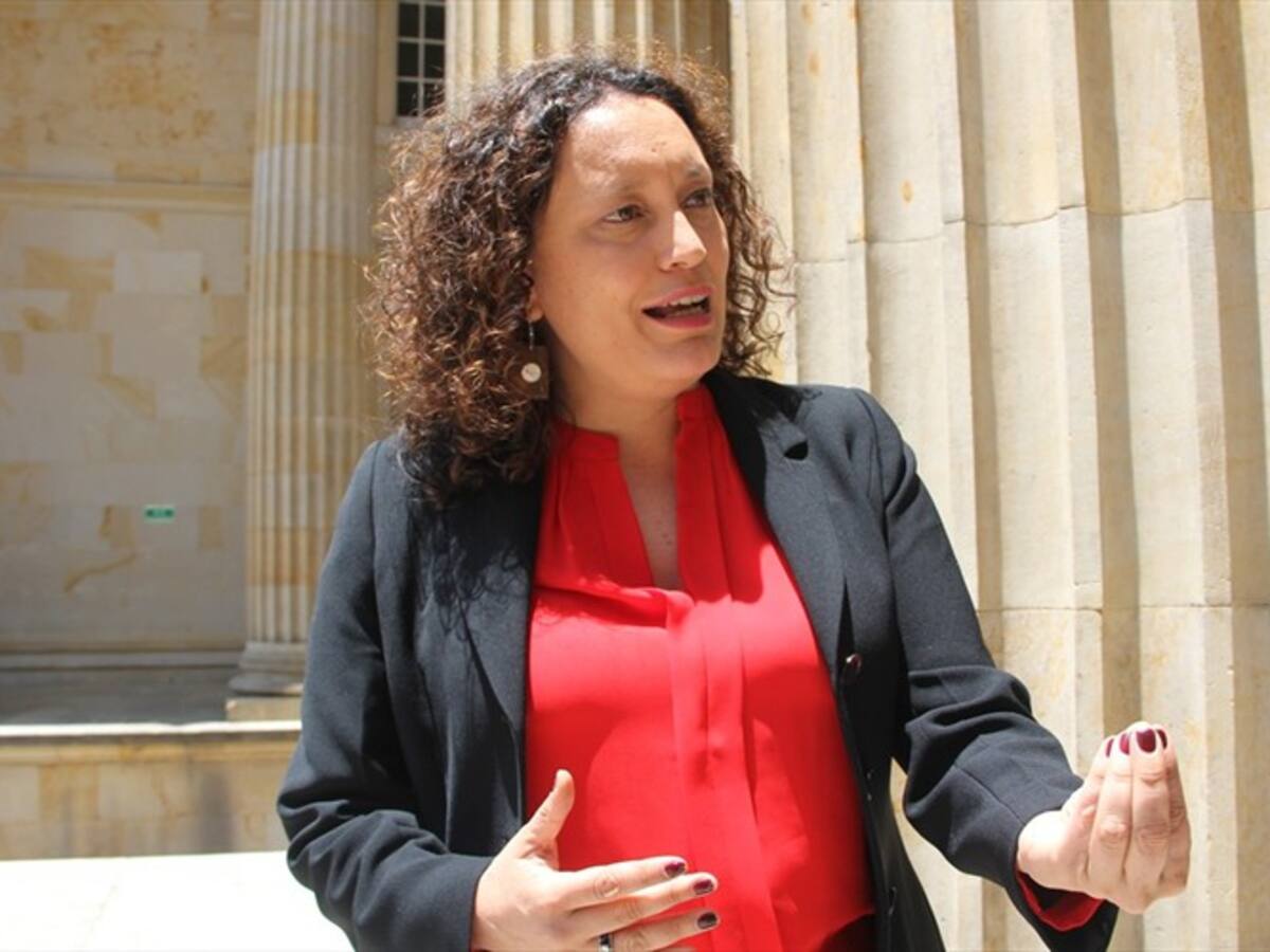 Congresistas respaldaron decisión del Presidente de evaluar futuro del proceso con el ELN
