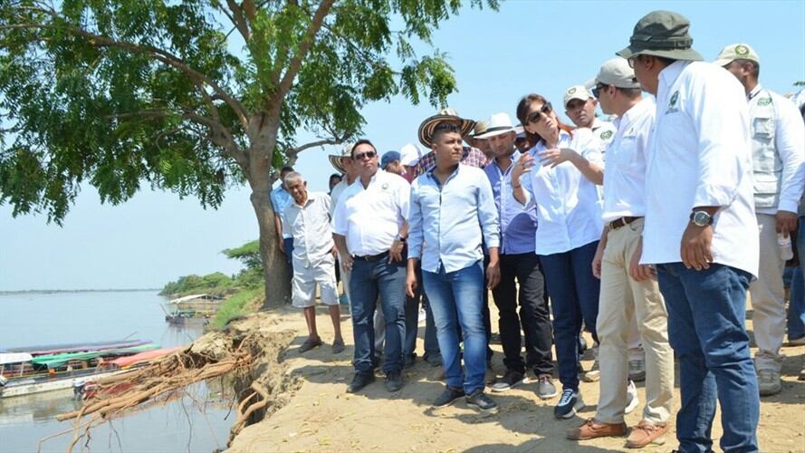Alfredo Varela sugirió la declaratoria de emergencia con el fin de mitigar la erosión fluvial generada por el río Magdalena en el corregimiento de Guáimaro. Foto: Gobernación del Magdalena