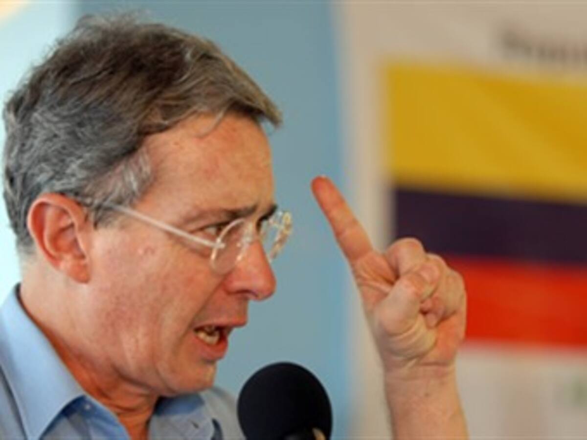 Uribe denuncia que las Farc quieren utilizar las liberaciones de secuestrados para hacer política