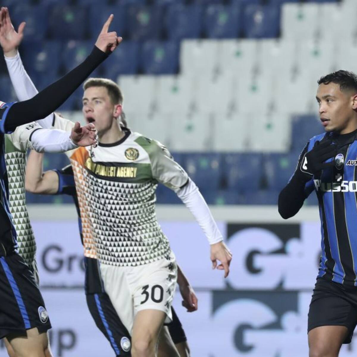 ¡Golazo y polémica! Muriel y otra muestra de frialdad y calidad en el área