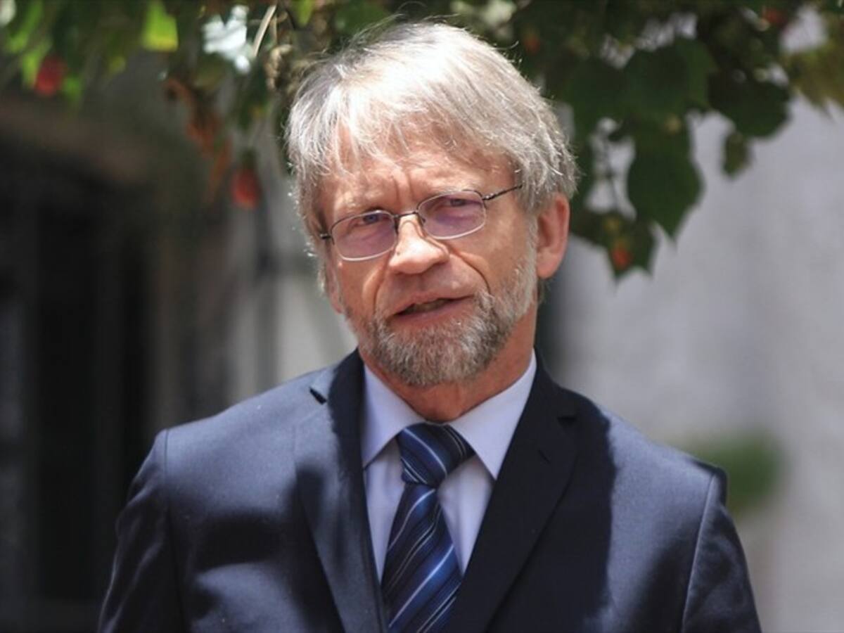 Cinco abogados publican carta contra la elección de Antanas Mockus
