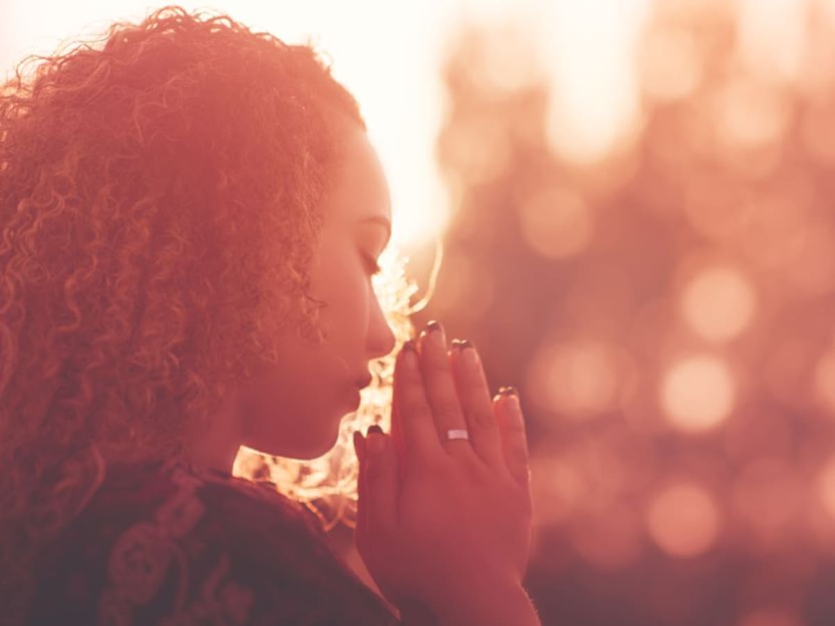 Misas en terrazas o por Facebook, alternativas de padres en la cuarentena