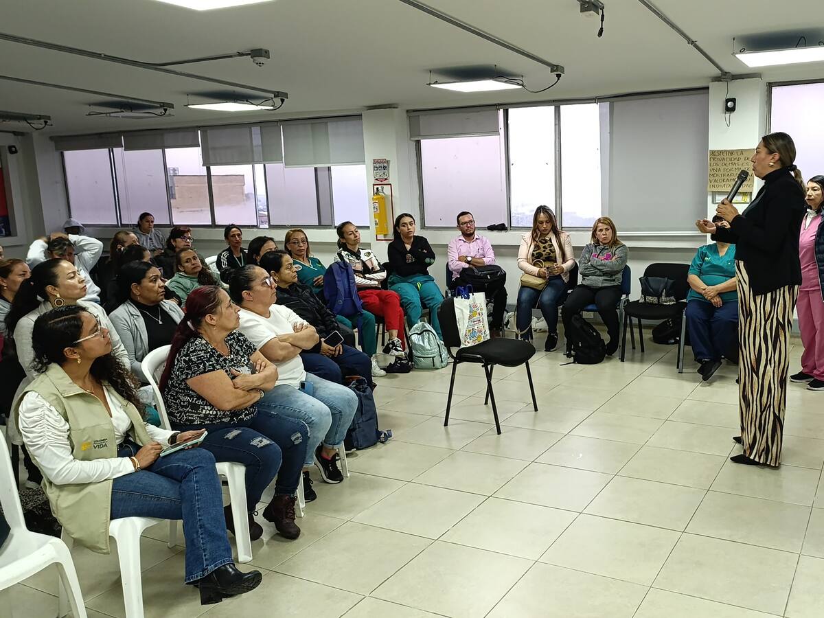 Más de 50 madres comunitarias en Manizales exigen cumplimiento del pago de sus salarios