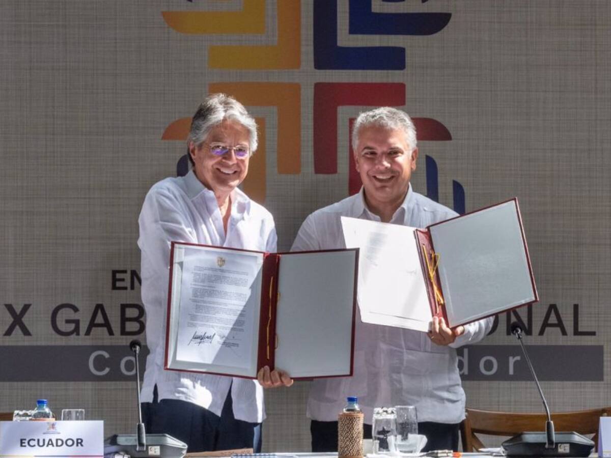 Colombia y Ecuador unifican certificados de vacunación COVID-19