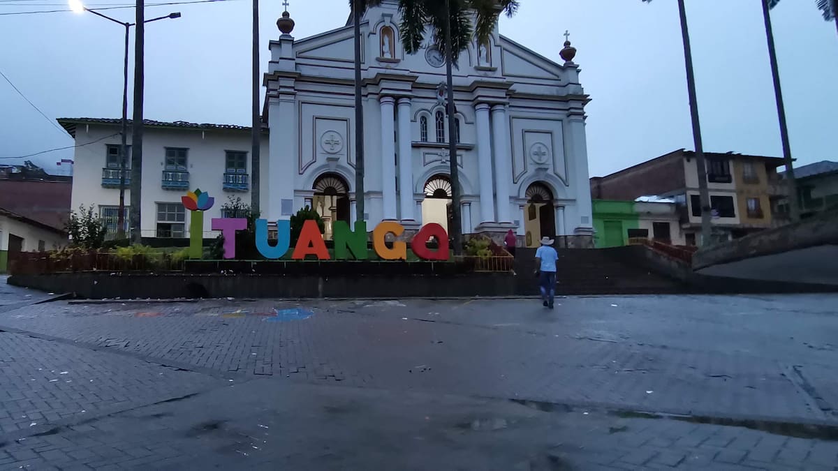 Incursión armada de la guerrilla deja dos presuntos ilegales muertos en Ituango