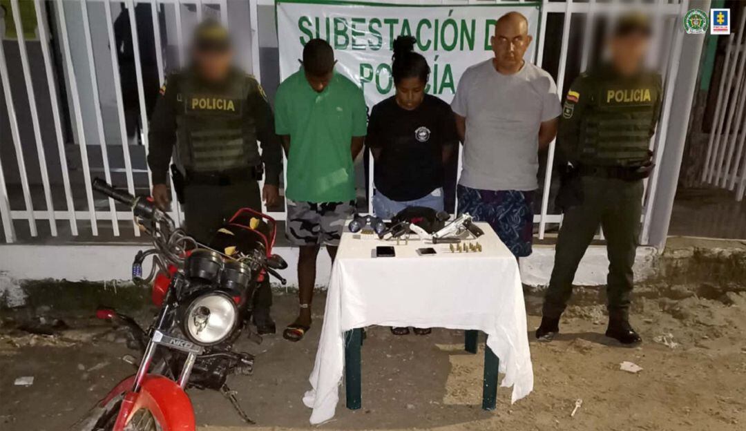 Un juez decidió enviar a la cárcel a dos de ellos y cobijó a uno con prisión domiciliaria