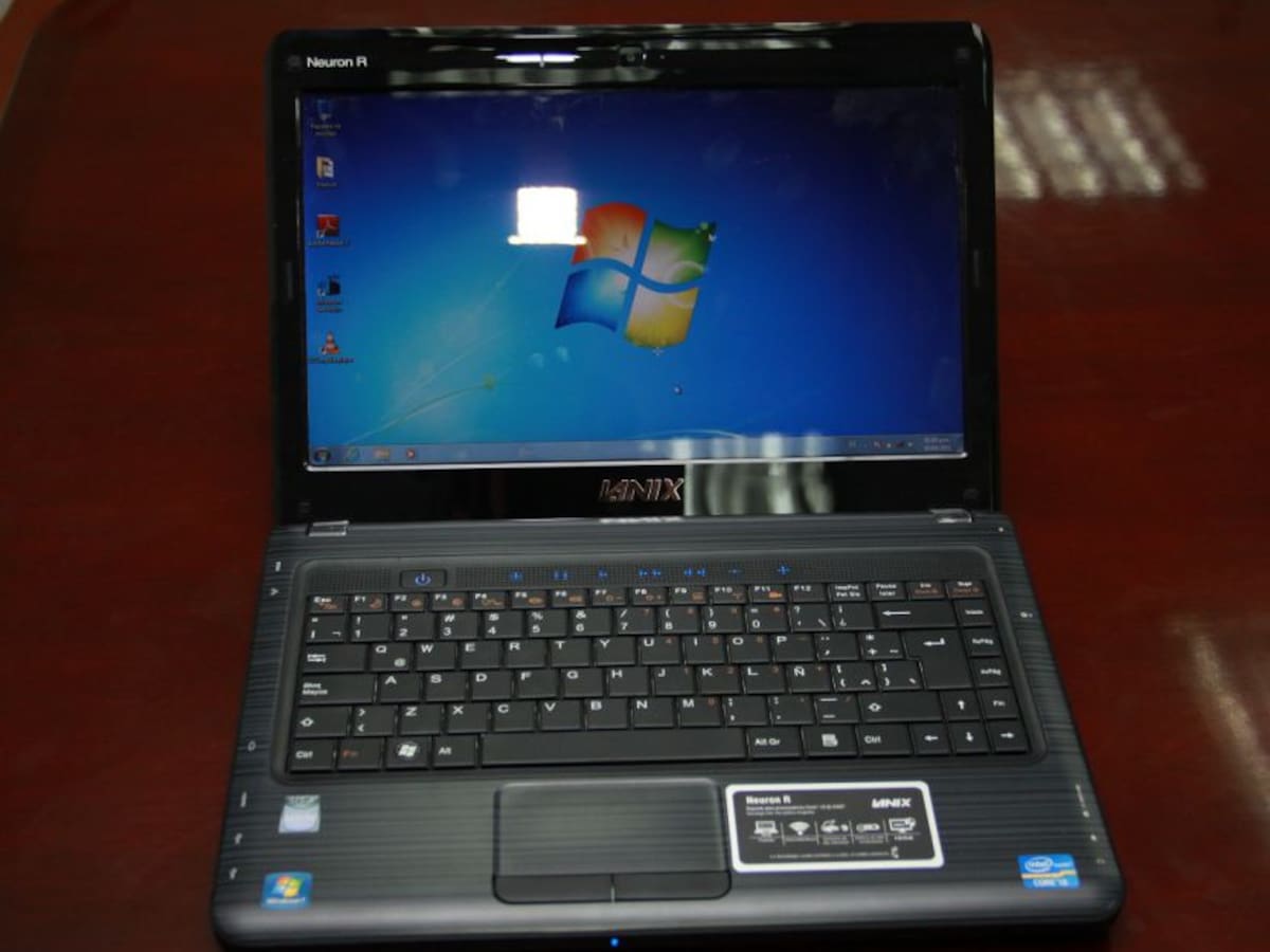 Alumnos del Mayor de Bolívar reciben computadores y tarjetas con internet