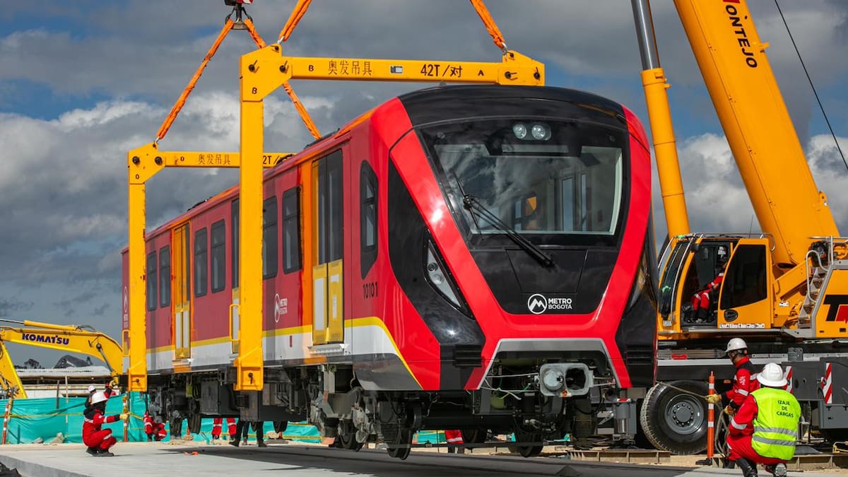 Listos los vagones del Metro para iniciar pruebas: Ya tocaron suelo en Bogotá