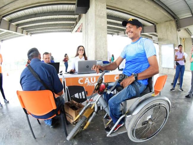 Transcaribe entregó gratis 250 tarjetas a personas con movilidad limitada