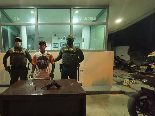 Cuatro capturados por porte ilegal de armas y hurto en Cartagena