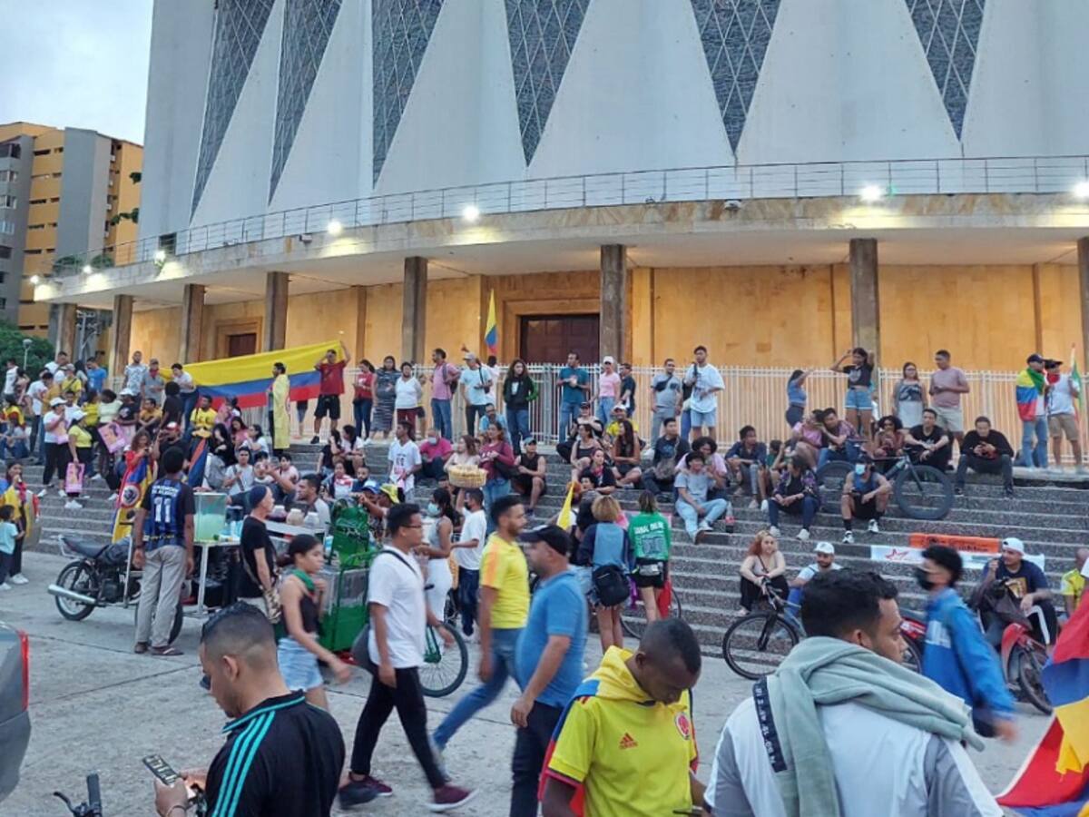 Simpatizantes de Gustavo Petro celebraron en la Plaza de la Paz