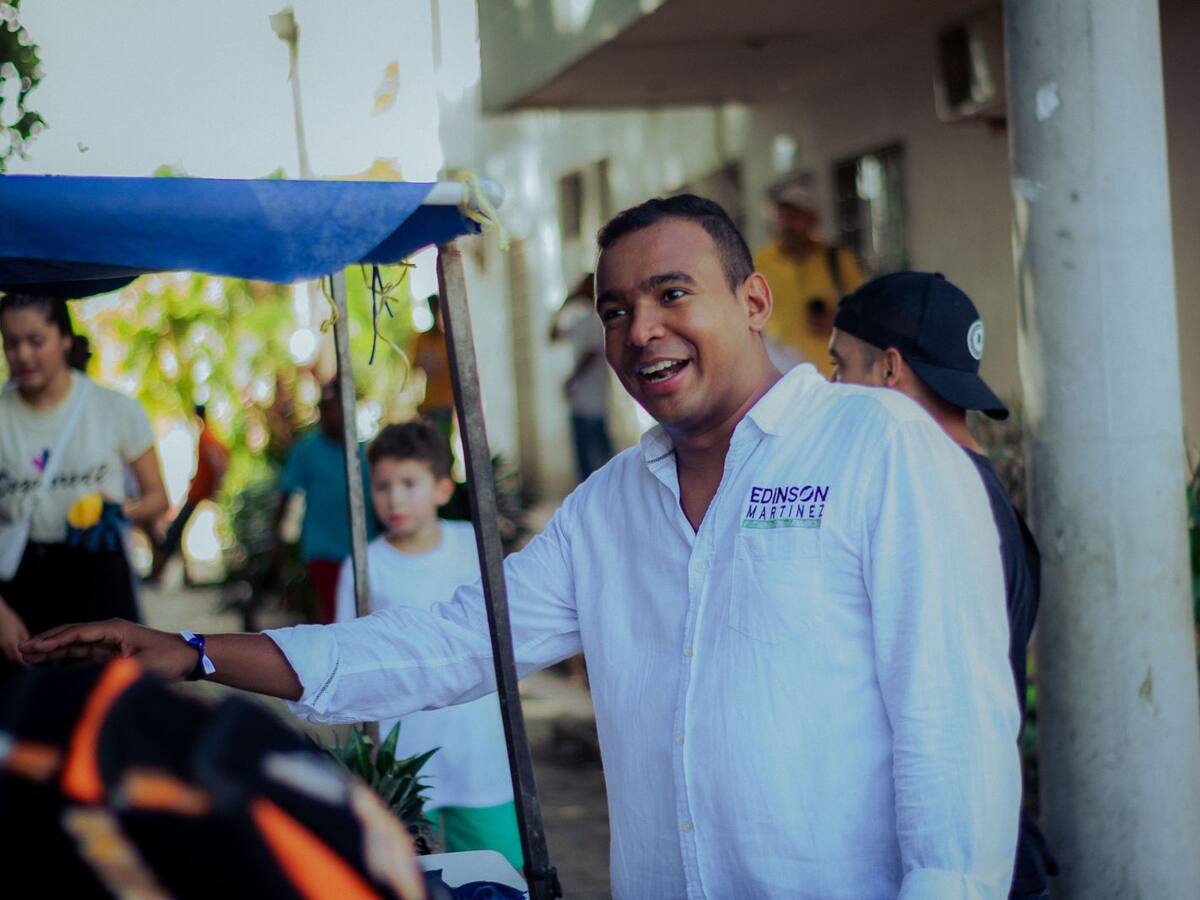 En Arjona Edinson Martínez presentó 22 mil firmas para avalar su candidatura a la alcaldía