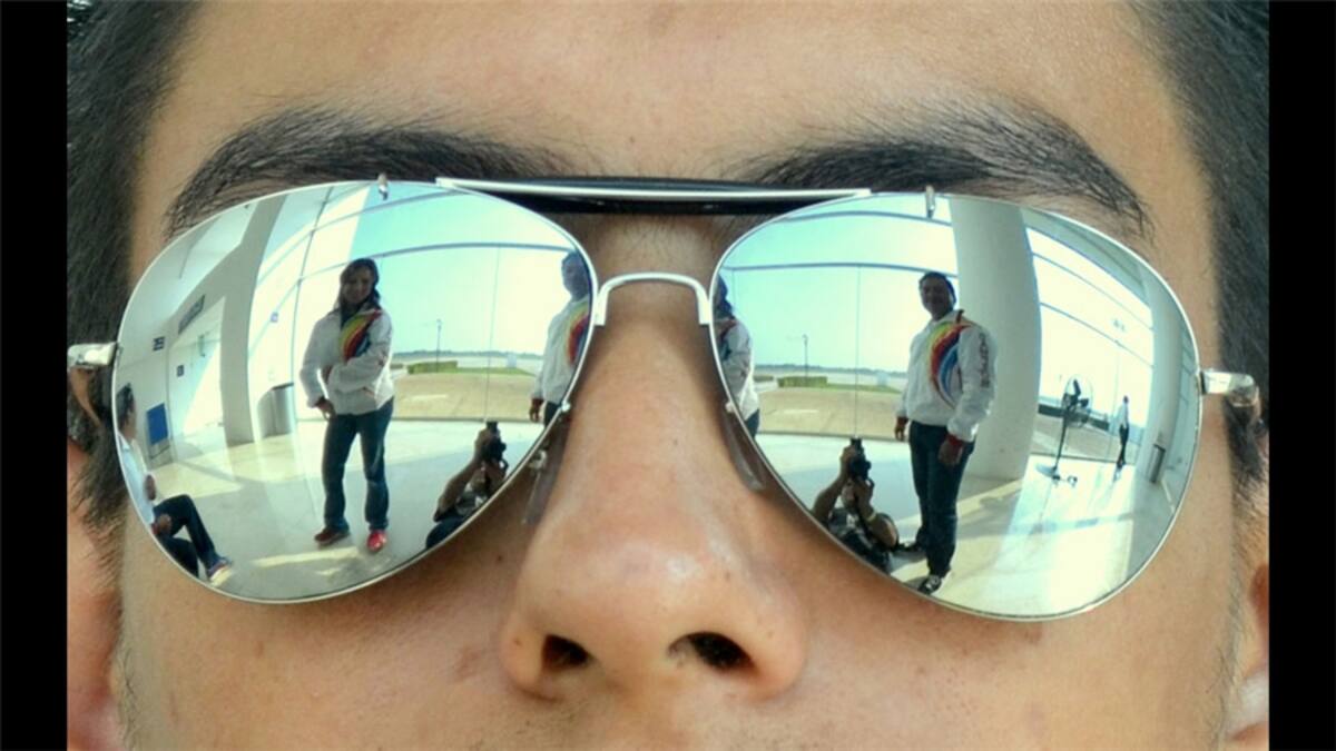 Para el tema "Máscaras",  Edson Morales Parra nos cuenta: "En la universidad tuvimos que hacer una puesta en escena por el aniversario del Taller de Arte y pues enmascarado como un demonio es como me veo. Este demonio trató de raptar a la hija de Pachacutec, ¿pueden creerlo? Pero al final no lo logró y todos vivieron felices para siempre".