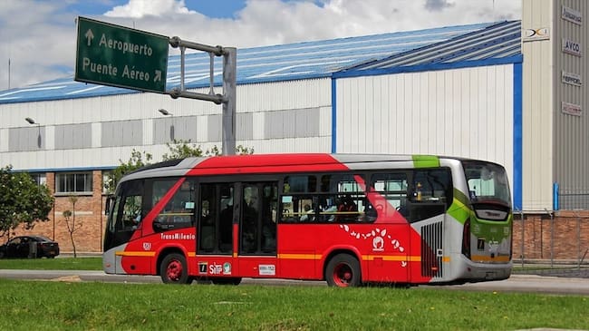 Varios exfuncionarios de Transmilenio se vieron perjudicados por la decisión del entonces alcalde Gustavo Petro, cuando decidió bajar las tarifas. Foto: Colprensa