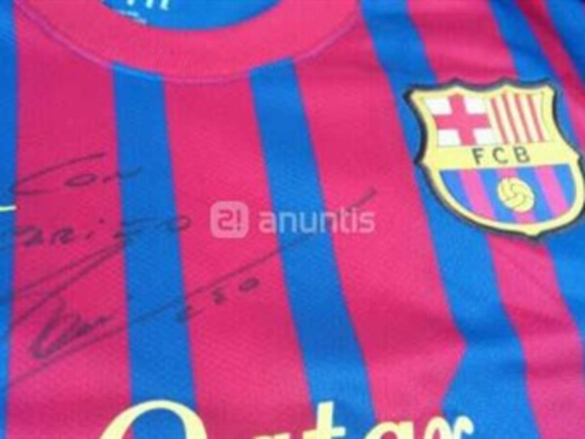 El papa Francisco recibe una camiseta firmada de Messi en la audiencia de hoy