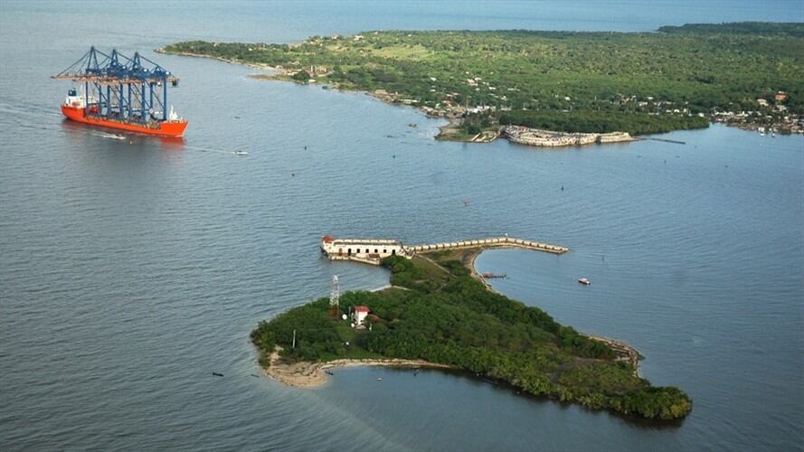 Bahía de Cartagena está altamente contaminada con mercurio, plomo y cromo. Foto: Prensa Sociedad Portuaria de Cartagena