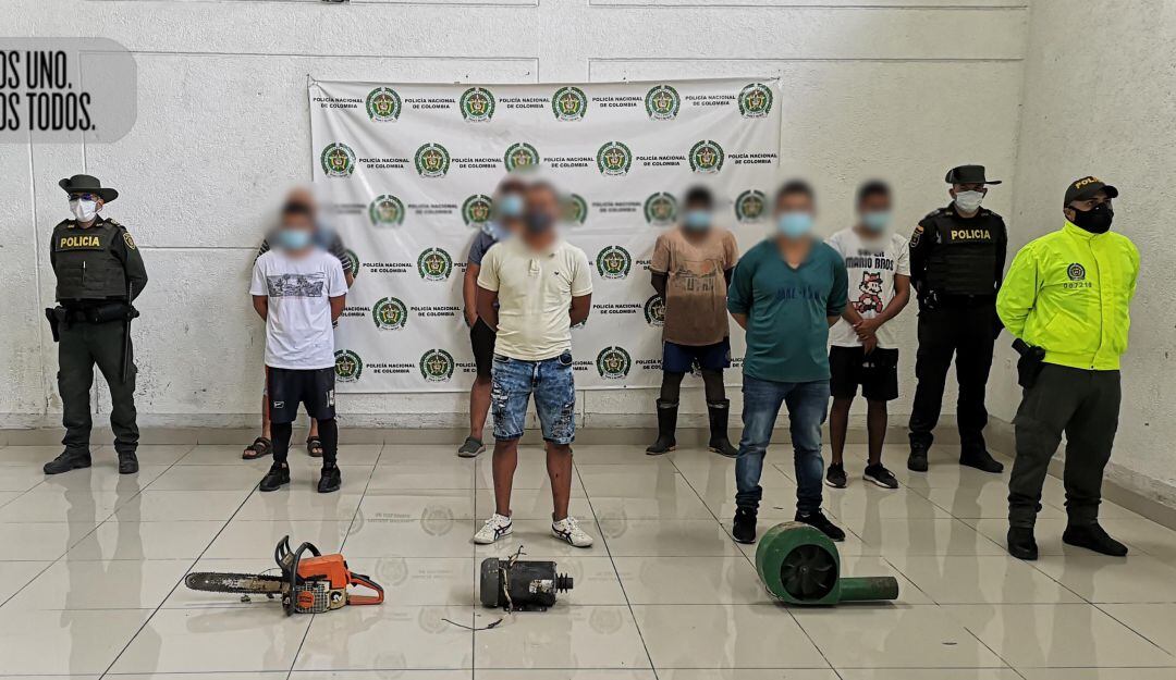 Capturados bajo la acusación de minería ilegal.