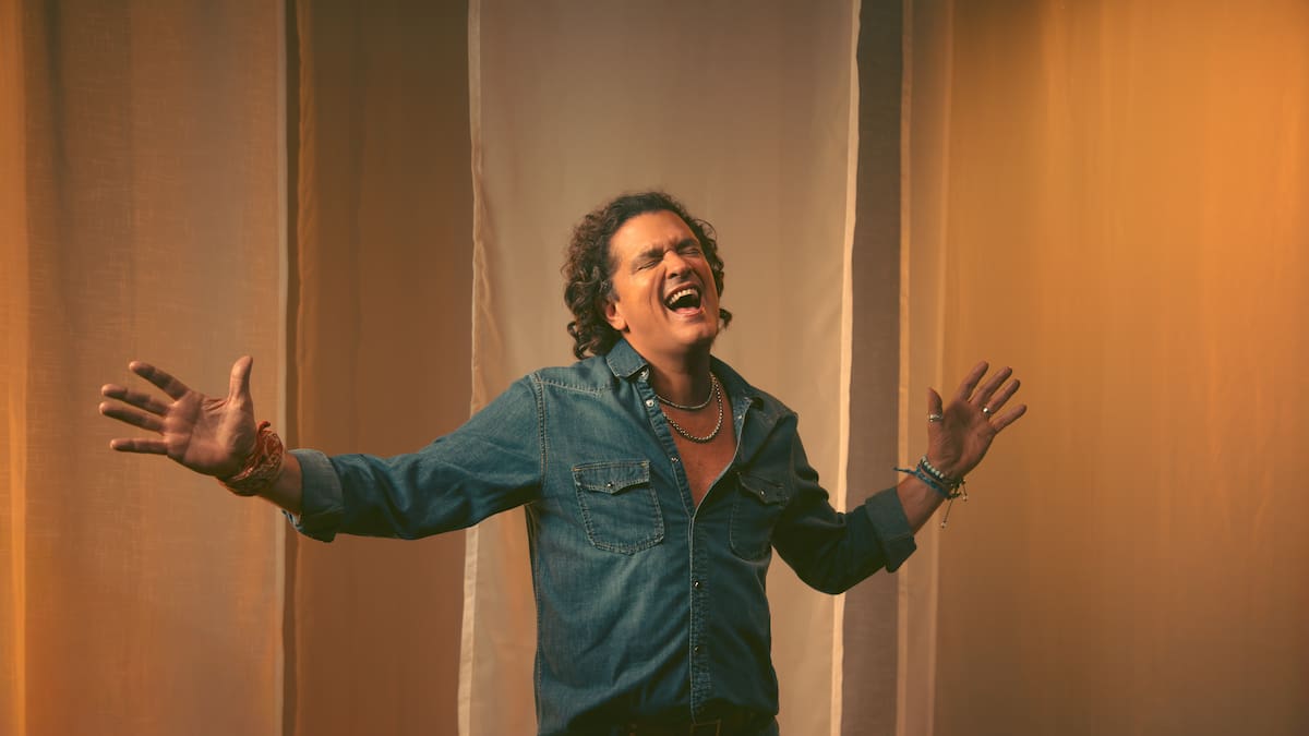 “Un viaje a los sentimientos, a nuestro interior”: Carlos Vives sobre su gira ‘Tour al sol’