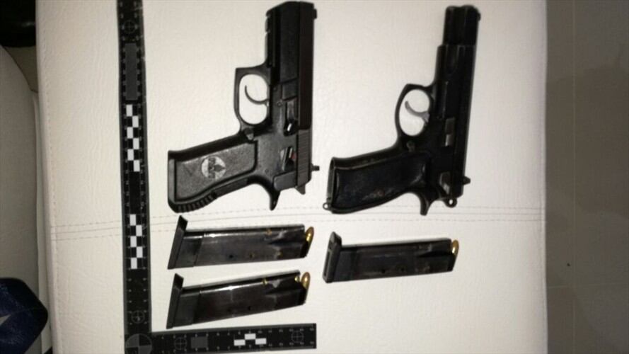 La indiciada fue capturada durante una diligencia de allanamiento y registro . Foto: Fiscalía